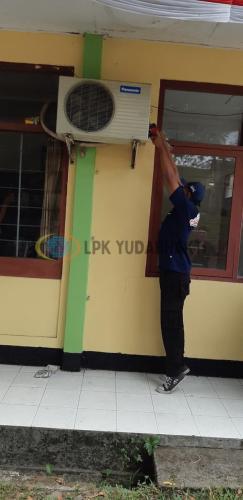 43749664_2416140881736319_8602848145614831616_n