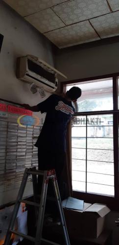 45213318_2104796902885669_3249643896208097280_n